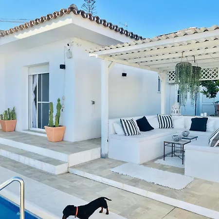 Villa Cozy House With Pool