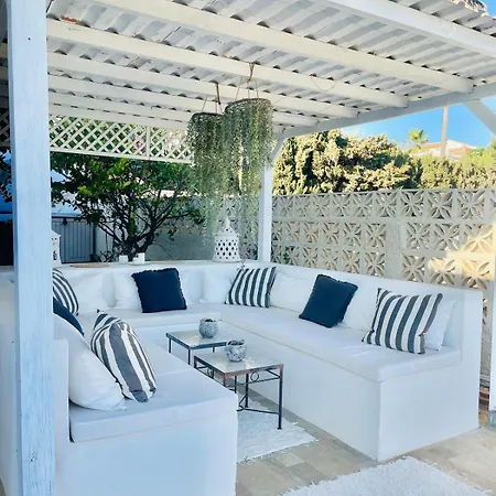 Villa Cozy House With Pool El Faro